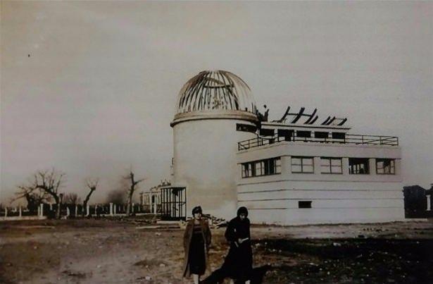 <p>İstanbul Üniversitesi Gözlemevi inşa ediliyor (1933-36. Beyazıt)</p>

<p> </p>
