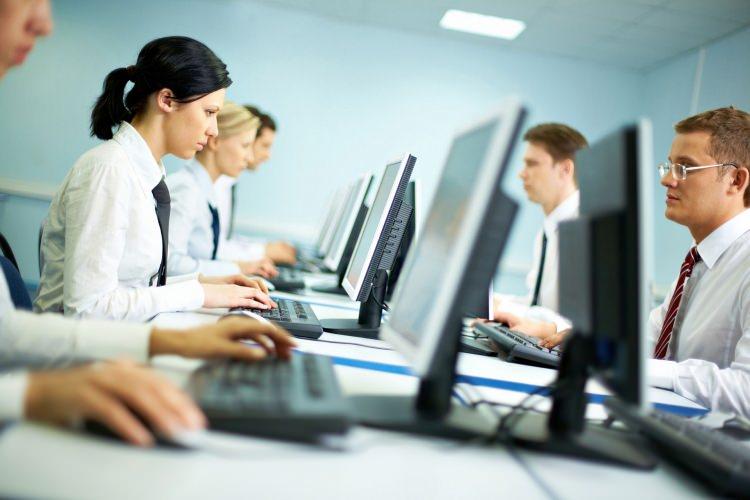<p> Bakanlık yetkilileri, KPSS'siz kamu çalışanı alımı yapılmayacağını ifade ederken, alımların normal prosedür çerçevesinde devam edeceğine dikkat çekti.</p>
