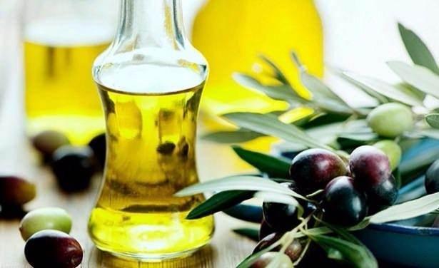 <p><strong>Kül tablası</strong><br />
<br />
Kül tablasını su yerine zeytinyağıyla ıslatın. Kokuyu engelleyecektir.</p>