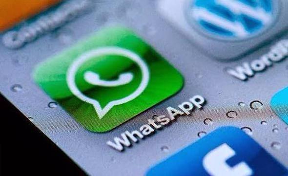 <p>WhatsApp’ın yayınlayacağı mod, bilindik gece modundan biraz farklı olacak. Standart gece moduna sahip uygulama ve cihazlar gece kullanıcıların gözünü alan beyaz renk tonunu tersine çevirerek görsel anlamda iyileştirmeler sunuyor.</p>
<p> </p>