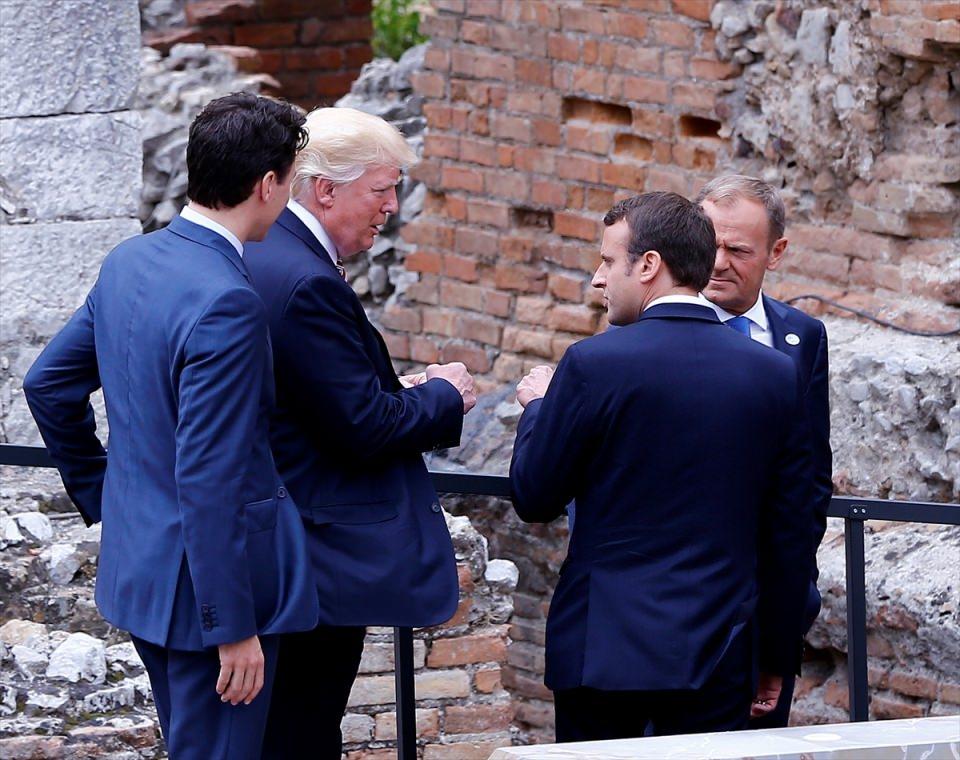 <p>Konserin ardından G7 liderleri, ev sahibi İtalya Cumhurbaşkanı Sergio Mattarella’nın onurlarına vereceği akşam yemeğine katılacak. </p>
<p> </p>