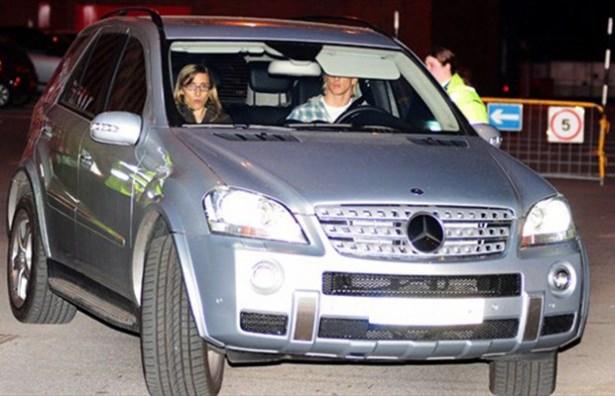 <p><span style="color:rgb(253, 253, 253)">Fernando Torres</span><br />
<span style="color:rgb(253, 253, 253)">Mercedes-Benz M-Class</span></p>