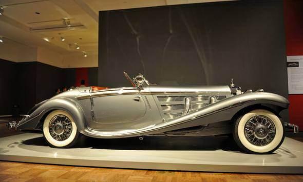 <p>1937 Mercedes-Benz 540K Spezial Roadster</p>

<p>Fiyatı - $9,680,000</p>
