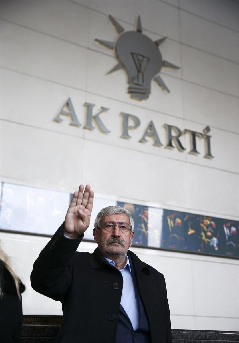 <p>Didim Belediye Başkanı Deniz Atabay'ın, FETÖ soruşturması kapsamında tutuklanan Erkan Karaaslan'a aktardığı paraların belgelerinin elinde olduğunu iddia eden Kılıçdaroğlu, deliller karartılmadan Didim Belediye Başkanı hakkında soruşturma başlatılmasını istedi. </p>
<p> </p>