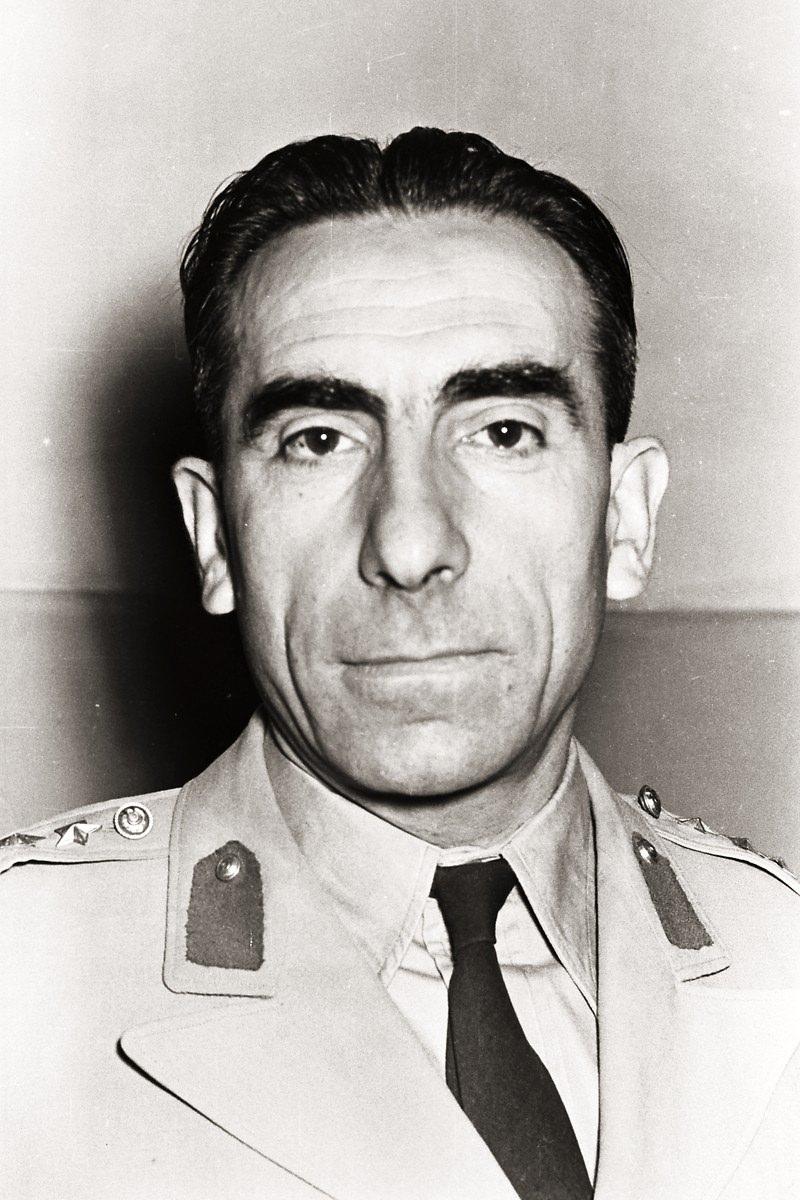 <p>Kurmay Albay Alparslan Türkeş</p>
