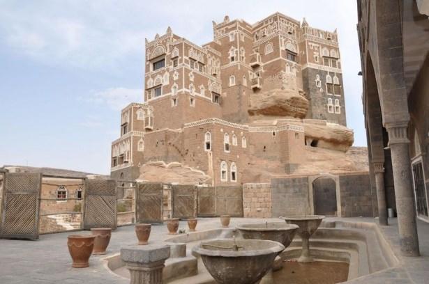 <p>Hazreti Nuh'un oğlu Sam tarafından kurulan Sana şehri, şu an surlar içindeki Bab'ül Yemen (Yemen kapısı) adı verilen bölgeden oluşuyor.</p>

<p> </p>
