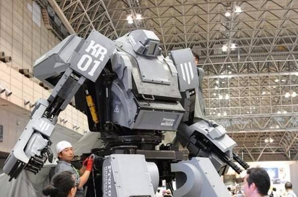 <p>Kuratas <br />
<br />
Japon mühendisler tarafından 2012'de yapılmış "Kuratas" isimli robot toplam 4 ton ağırlığında ve 4 metre uzunluğunda.</p>
