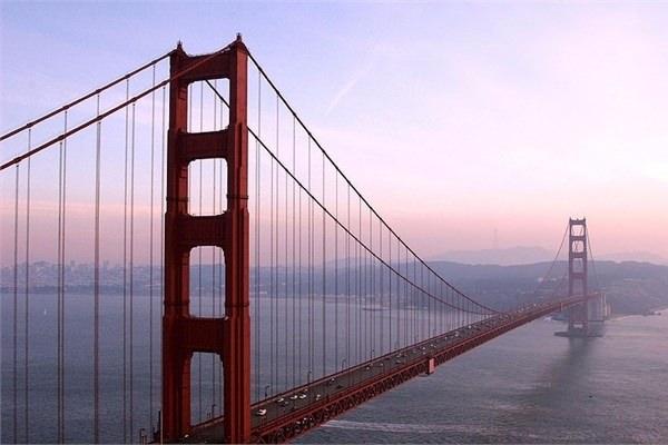 <p><span style="color:#FFD700"><strong>Golden Gate Köprüsü</strong></span><br />
<br />
<span style="color:#FFD700">Yer: </span>San Francisco, Kaliforniya<br />
<span style="color:#FFD700">Başlangıç tarihi: </span>5 Ocak 1933<br />
<span style="color:#FFD700">Bitiş tarihi:</span> 27 Mayıs 1937<br />
<span style="color:#FFD700">Maliyeti:</span> 35 milyon dolar</p>
