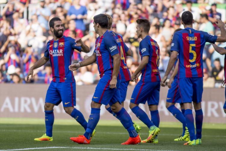 <p>Euro 2016'nın ardından Luis Enrique'den aldığı 1 hafta erken gel çağrısıyla harekete geçen Turan normal kilosundan fazlasına sahipti. Tıbbi rehberlik hizmeti almaya başladı.</p>