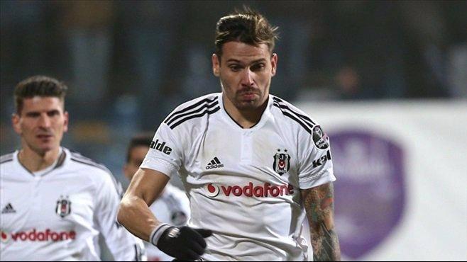 <p><strong>Türkiye'ye dönen futbolcular</strong></p>
<p><strong>Ersan Adem Gülüm </strong></p>
<p>Beşiktaş'tan Hebei China Fortune'a / Hebei China Fortune'dan Beşiktaş'a</p>