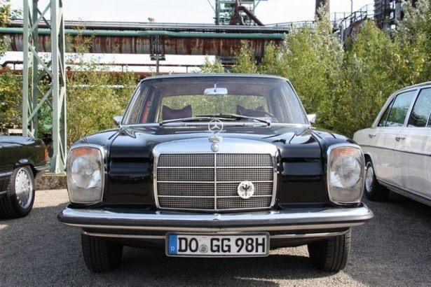<p>Mercedes severler Almanya'nın Hattingen kentinde buluştu. Mercedes kulübü tarafından her sene düzenlenen etkinlik kapsamında Mercedes klasikleri ve son model Mercedes'ler bir araya geldi. İşte o otomobiller....</p>
<p> </p>
