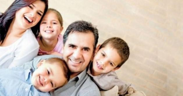 <p><span><strong>ESNEK ÇALIŞMA:</strong> Esnek çalışma modelinin takibi özel sektörde özel istihdam bürolarında olacak. Kamu kurumlarındaysa bu görevi İŞKUR yürütecek.</span></p>