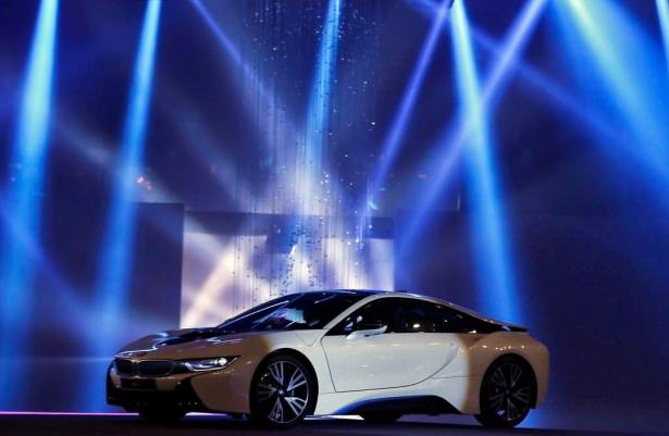 <p>Borusan Otomotiv'in distrib&uuml;t&ouml;rl&uuml;ğ&uuml;n&uuml; y&uuml;r&uuml;tt&uuml;ğ&uuml; t&uuml;m markaların satışını ger&ccedil;ekleştiren Borusan Oto, 6 ayda 76 adet elektrikli BMW satarken, bunun yarıdan fazlasının, yaklaşık 190 bin euro etikete sahip i8 oluşu dikkat &ccedil;ekti.</p>

<p>&nbsp;</p>
