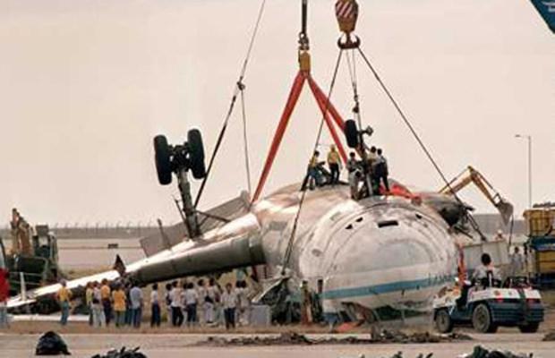 <p>2 Eylül 1998- İsviçre Havayolları'na ait yolcu uçağı, Nova Scotia dışında düştü, kazada 229 hayatını kaybetti.</p>