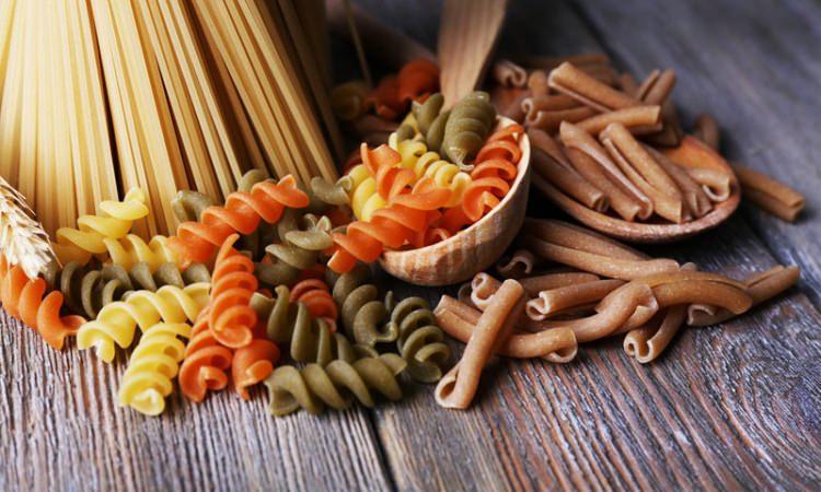 <p>Kepekli makarna, tam buğday unundan yapılmış makarna, bulgur pilavı, pirinç pilavı, sarmalar, dolma, börek çeşitleri, çorbalar, kinoa, karabuğday, mısır ve patates</p>