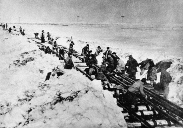 <p>II. Dünya Savaşı sonrası’nda 1948’de alınan bir kararla "Osoblag" adı verilen yeni özel kamplar kuruldu.</p>
