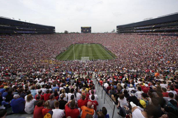 <p>ABD'li futbolseverler Real Madrid ile Manchester United arasında oynanan Uluslararası Şampiyonlar Kupası maçı için Michigan'a akın etti.</p>