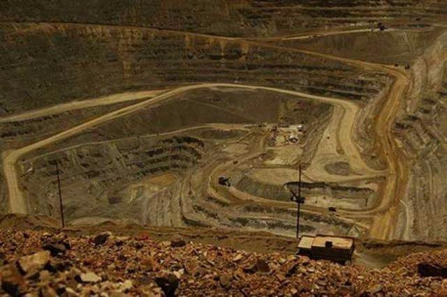 <p>Genişliği ise 4 kilometre civarında</p>
<p> </p>