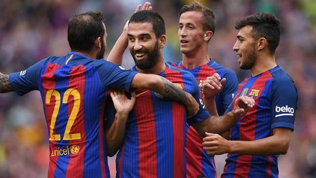 <p><strong>KENDİNİ BORÇLU HİSSETMESİ</strong><br />
<br />
Arda Turan, Luis Enrique'nin isteğiyle 34+7 milyon euro'ya transfer edilmişti. Bu Türkiye'den yetişen bir Türk oyuncu için bugüne kadar ödenmiş en yüksek bonservis bedeli oldu.</p>