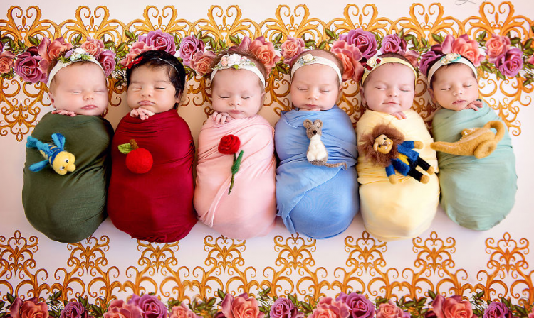 <p>Karen Marie isimli bir fotoğrafçı, 6 bebeğe Disney prenseslerini andıran elbiseler giydirerek fotoğraf serisi oluşturdu.<strong> İşte sevimli mi sevimli o kareler...</strong></p>
