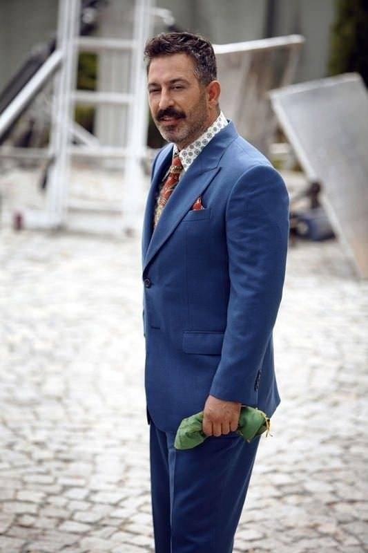 <p>Cem Yılmaz 1973 doğumlu</p>

<p> </p>
