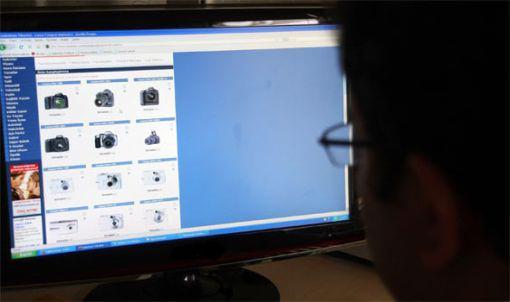 <p><strong>SANAL TİCARETE DÜZENLEME</strong><br />
Elektronik ticaretin düzenlenmesi için yasal çalışma yapılacak.</p>
