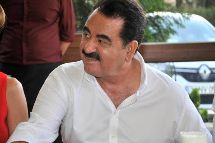 <p><span style="color:rgb(68, 68, 68)">İbrahim Tatlıses</span><a href="http://www.takvim.com.tr/multimedya/galeri/turkiye/demokrasi-ve-sehitler-mitingine-katilacak-unlu-isimler/23">.</a></p>
