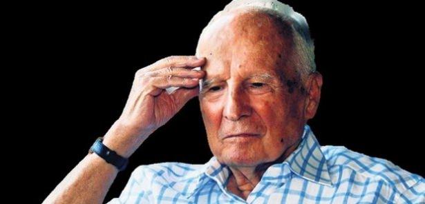 <p>Darbe yönetimi döneminde 650 bin kişi gözaltına alındı. 1 milyon 683 bin kişi fişlendi. 14 kişi cezaevlerindeki açlık grevlerin öldü.</p>