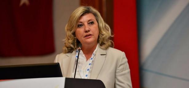 <p><strong>GAZETECİ NEVVAL SEVİNDİ</strong></p>
<p>"Mustafa Koç'a Allahtan rahmet yakınlarına baş sağlığı diliyorum. Nezaketini hiç kaybetmeyen bir insandı."</p>
