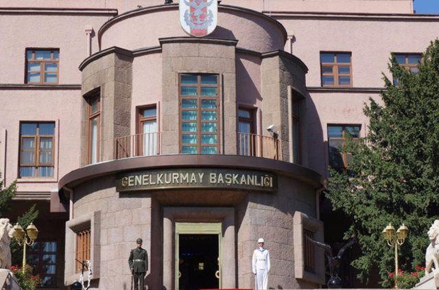 <p>Güvenlik kaynakları, tüm askeri birimlerin tek bir kampusta toplanmasını uygun gördüklerini ifade etti. Mevcut Genelkurmay Başkanlığı ile kuvvet komutanlıklarının binaları korunacak.</p>

