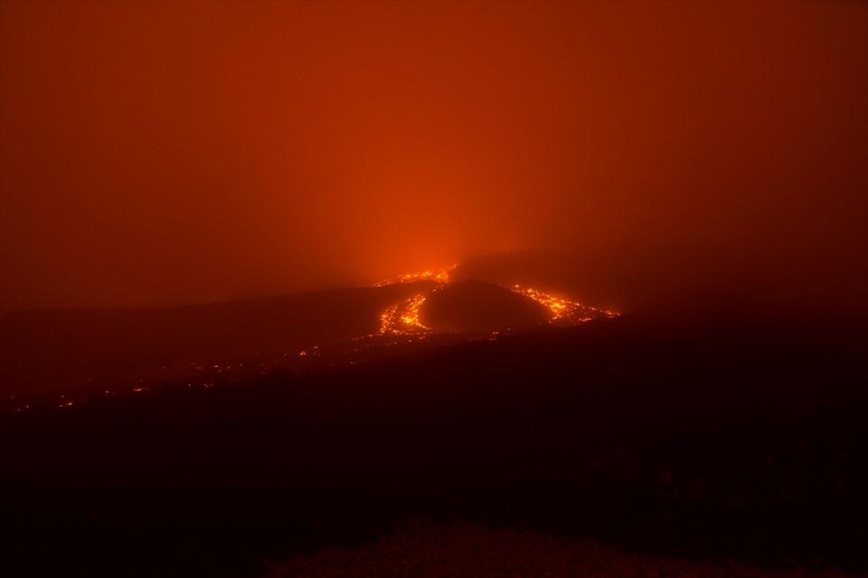 <p>Aylardır faaliyette olmayan volkanik yanardağ Etna'nın, geçtiğimiz haftalarda lav ve kül püskürtmeye başlamasının ardından, İtalyan Ulusal Jeofizik ve Volkan Bilimi Enstitüsü, Etna ve civarı için turuncu alarm vermişti.</p>

<p> </p>
