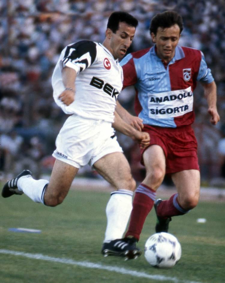 <p>Türkiye 1. Ligi'nde Beşiktaş ile Trabzonspor, İstanbul İnönü Stadı'nda özel bir mücadelede karşılaştı. 1994</p>