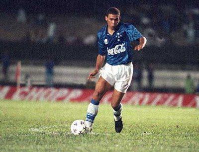 <p><strong>Ronaldo Luis Nazario De Lima</strong></p>