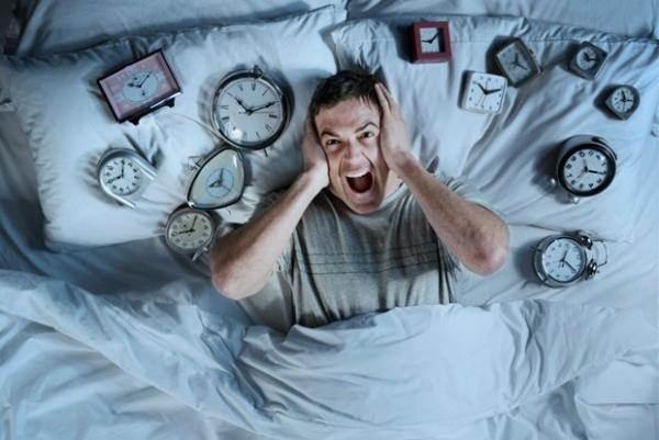 <p>Prof. Dr. Yaşar Kütükçü, uykunun bir sonraki güne hazırlanmak için en önemli şey olduğunu belirterek günde 7-8 saat uykunun yeterli olacağını belirtiyor.</p>
