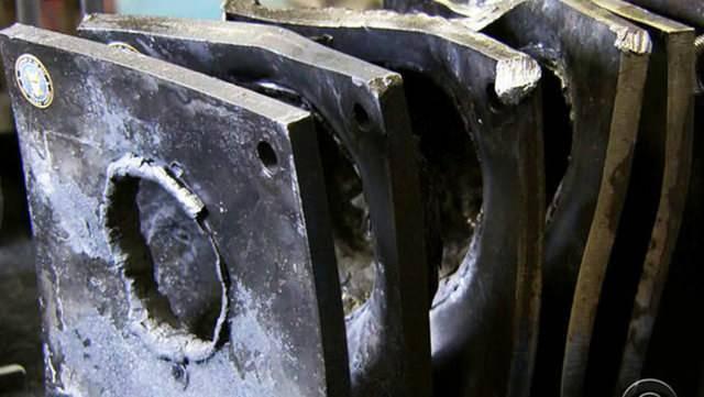 <p>Railgun silahıyla ateş edilen bir hedef.</p>

<p> </p>
