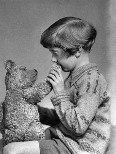 <p>Gerçek Winnie the Pooh ve Christopher Robin, 1927</p>