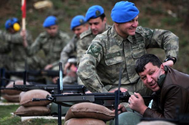 <p>Gazi arkadaşlarıyla geldikleri Eğirdir Dağ Komando Okulu ve Eğitim Merkez Komutanlığının mükemmel bir yer olduğunu dile getiren Aktaş, "Geldiğimiz günden beri sanki bir hayalin içindeyiz. Gazi olduğumdan beri ilk defa bu kadar güzel bir ilgi gördüm. Herkese çok teşekkür ediyorum" dedi.</p>
