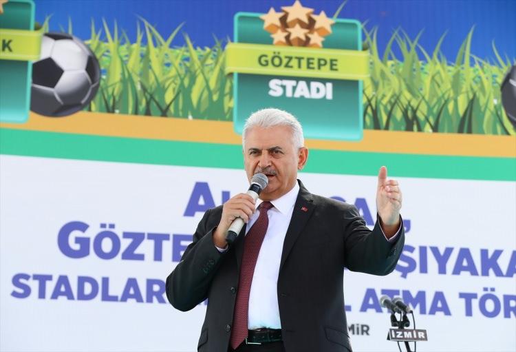 <p>Başbakan Binali Yıldırım, İzmir’de Buca Yasin Börü Gençlik Merkezi açılışı ve Alsancak, Göztepe ve Karşıyaka stadlarının temel atma töreni programına katılarak konuşma yaptı.</p>

<p> </p>
