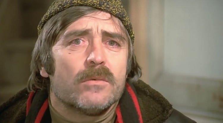 <p><strong>İhsan Yüce</strong></p>

