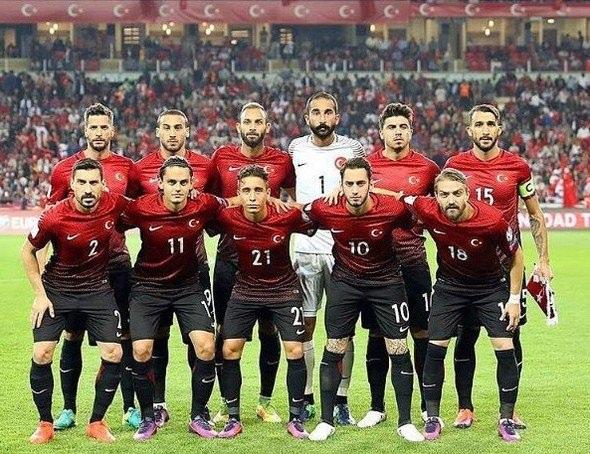 <p><strong>BU TAKIMDAKİ HERKESİ SOLLADI! </strong></p>
<p>Bu rakamla Emre Mor, 5,5 milyon takipçisi bulunan Arda Turan dışında A Milli Takımımızda forma giyen ağabeylerinin tamamını geride bıraktı. Genç oyuncunun Instagram hesabında paylaştığı her fotoğraf en az 100 bin beğeni alıyor.</p>