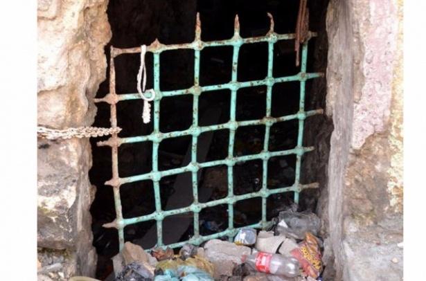 <p>Siirt Barış İnisiyatifi üyeleri de çatışmanın yaşandığı Ulus mahallesinde incelemelerde bulundu.</p>

<p> </p>
