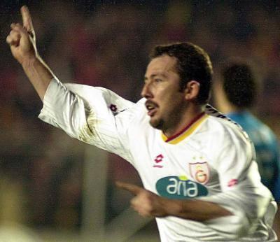 <p><strong>Söylediği her iki lafın birinde 'Ben Beşiktaşlı Sergen'im' dediği halde Galatasaray, Fenerbahçe ve Trabzonspor formasını terletti.</strong></p>