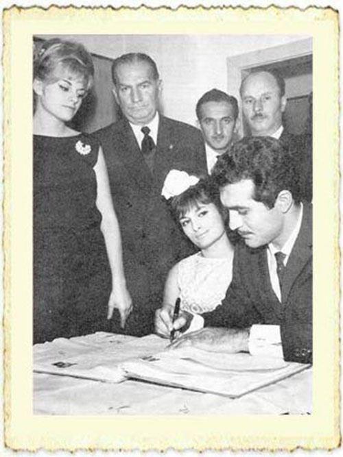 <p>Fikret Hakan ve Semiramis Pekkan</p>