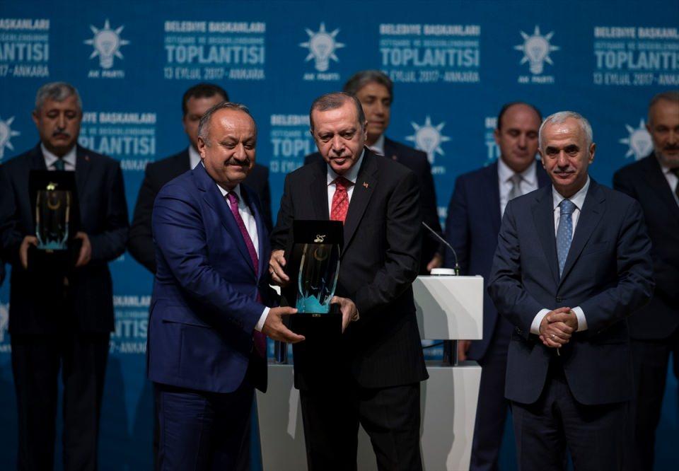 <p>Kastamonu Belediye Başkanı Tahsin Babaş ödül aldı.</p>