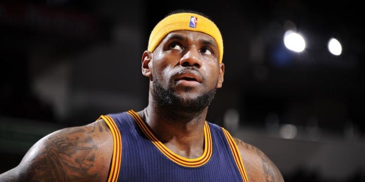 <p>LeBron James - Basketbol - 77,2 milyon</p>
