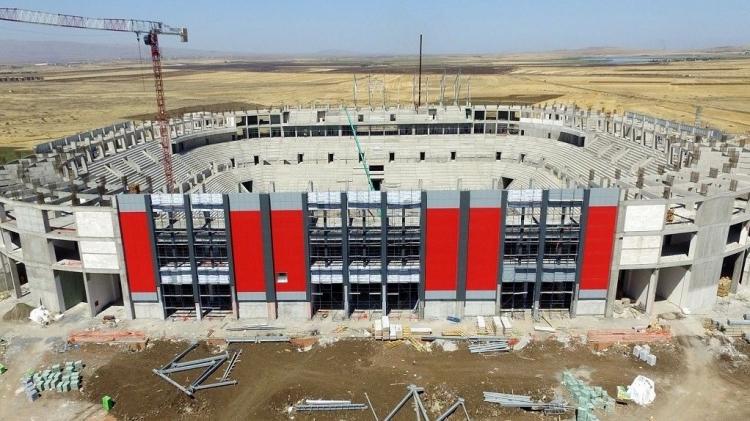 <p>Yeni Diyarbakır Stadı<br />
​Kapasite: 33.000</p>

