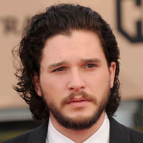 <p>Uzun saç geri dönüyor! Kıt Harington'un öncülük edeceği erkeklerde uzun saç modası yaz boyu sık sık karşımıza çıkacak</p>