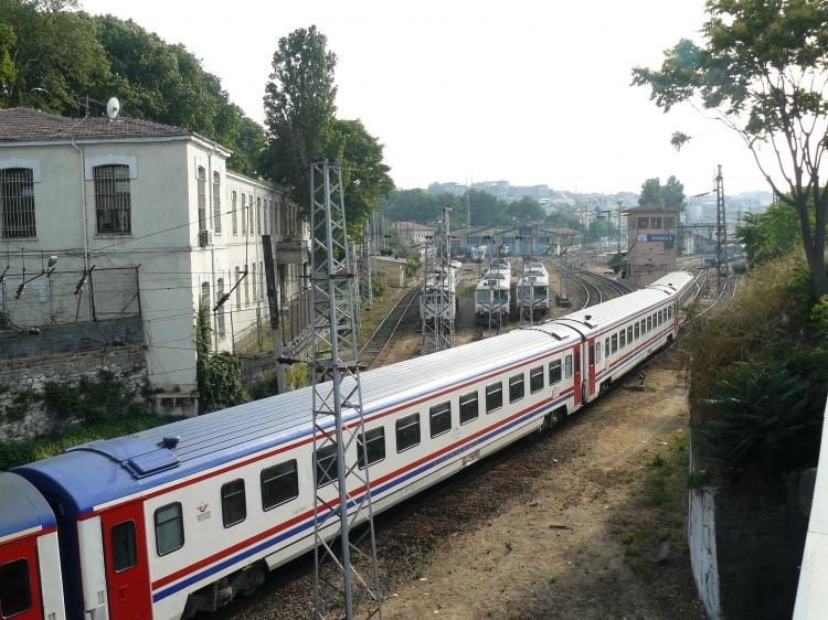 <p> Tren yolu üzerinde yapılan çalışmalarda gelinen son nokta havadan çekilen görüntülerde ortaya çıktı. </p>
