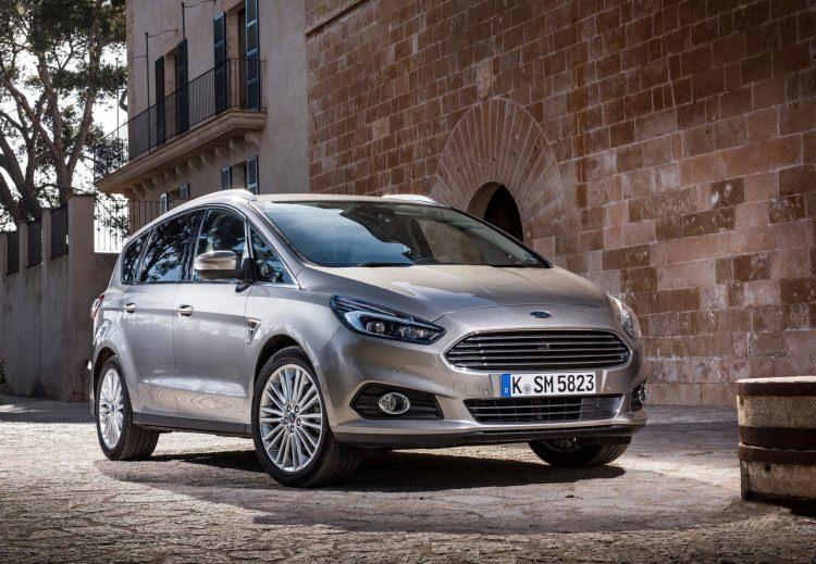 <p>Ford S-Max</p>

<p>2017 çıkışlı başlangıç fiyatı: 160.955 TL<br />
​2016 çıkışlı başlangıç fiyatı: 150.820 TL</p>
