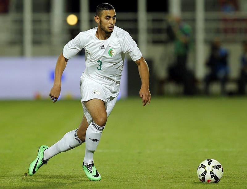 <p>Ghoulam (Sol bek)</p>

<p> </p>
